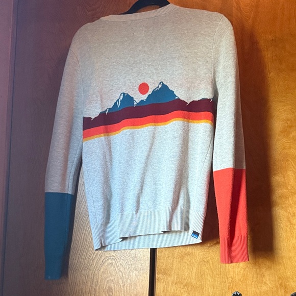 Kavu Gray Sweater with Mountain and Sunset Design - Picture 3 of 3